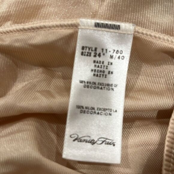 Vintage Vanity fair half slip w/ lace trimmed slit - Picture 4 of 5